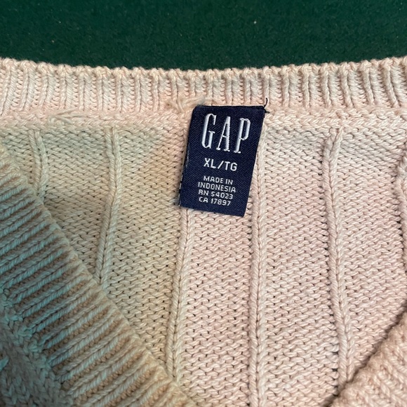 Gap V-neck Cotton Sweater - Picture 3 of 3
